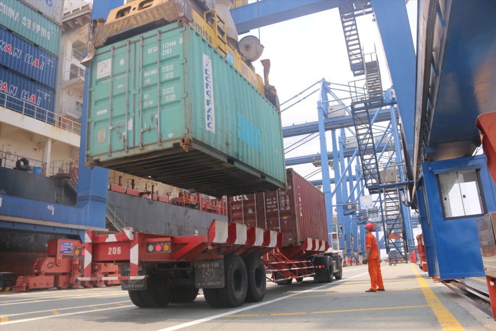 Tân Cảng Sài Gòn phản hồi vụ hàng xuất khẩu bị “rút ruột”