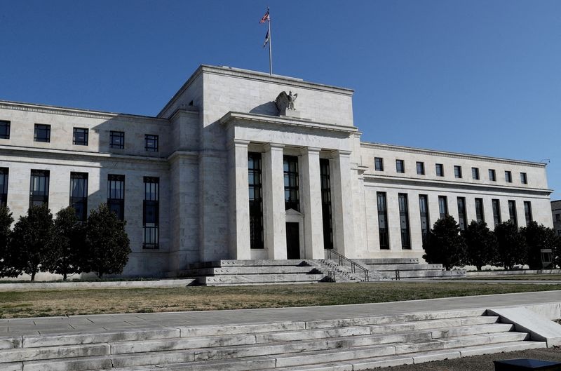 Fed giữ nguyên lãi suất và dự kiến chỉ cắt giảm một lần vào năm 2024
