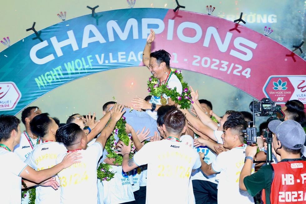 CLB Thép Xanh Nam Định vô địch V-League 2023-2024