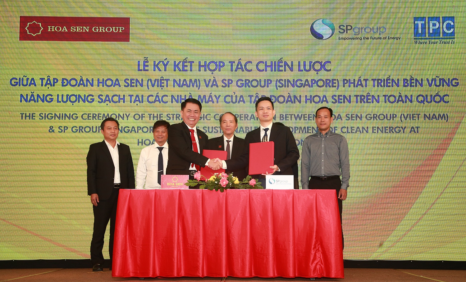 Hoa Sen Group và SP Group ký kết hợp tác phát triển năng lượng sạch