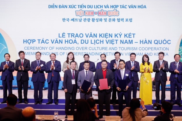 Lễ trao văn kiện ký kết hợp tác văn hóa, du lịch Việt Nam - Hàn Quốc