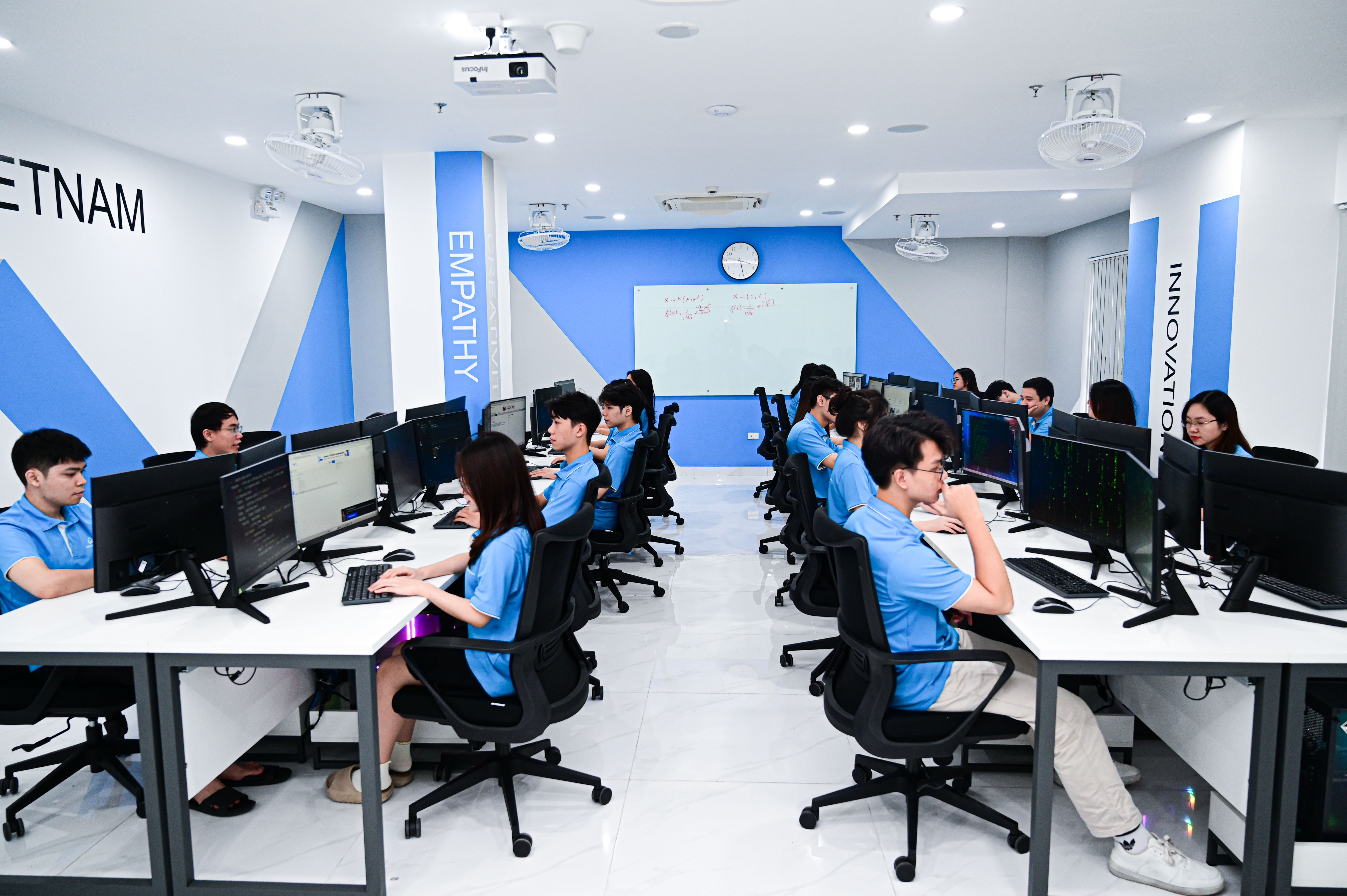 CMC Education sẽ trao đổi và giới thiệu sinh viên theo học các chương trình đào tạo cử nhân tại Học viện Máy tính Kyoto (KCG) và chương trình đào tạo sau đại học tại KCGI