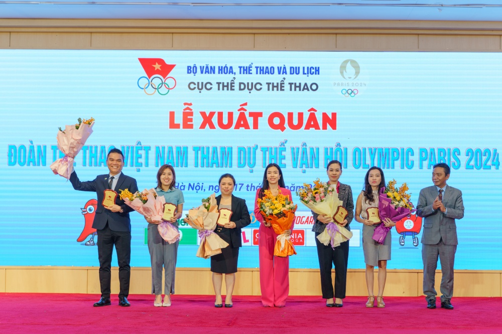 3. Nestlé MILO vinh dự nhận kỷ niệm chương từ Ủy ban Olympic Việt Nam tại Lễ xuất quân.