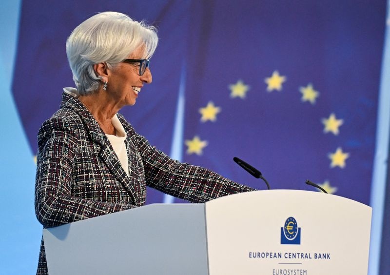ECB sẽ không thảo luận về mục tiêu lạm phát sắp tới