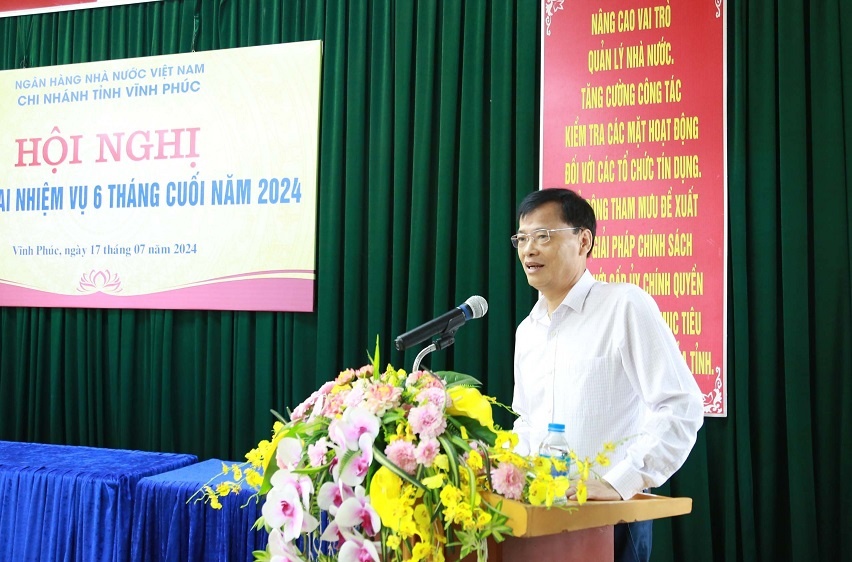 Đ/c Hoàng Duy Chinh – Giám đốc NHNN tỉnh Vĩnh Phúc phát biểu tại Hội nghị