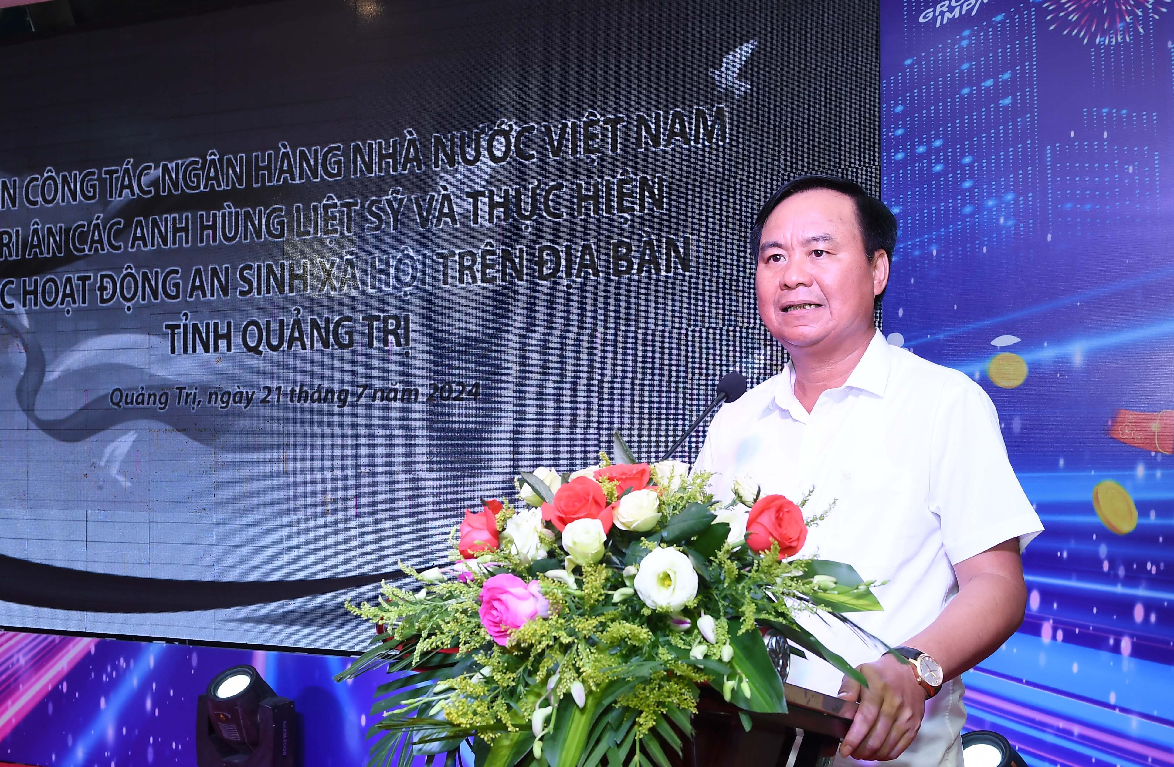 Chủ tịch UBND tỉnh Võ Văn Hưng gửi lời cảm ơn đến Ngân hàng Nhà nước Việt Nam Nguyễn Thị Hồng và các đơn vị trong hệ thống
