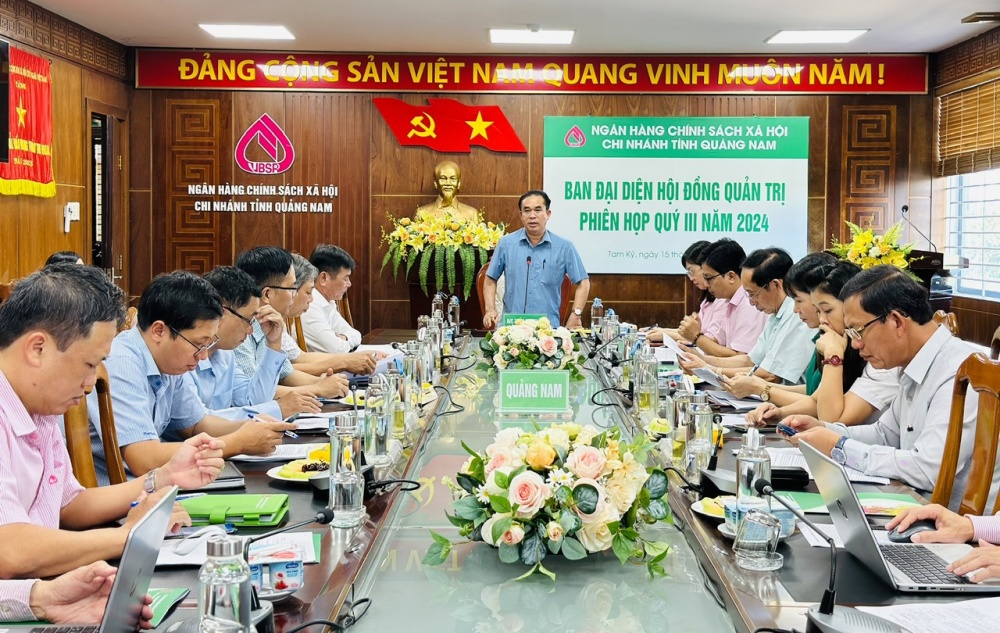 Trần Anh Tuấn, Phó Chủ tịch UBND tỉnh, Trưởng Ban đại diện HĐQT NHCSXH tỉnh phát biểu khai mạc Hội nghị