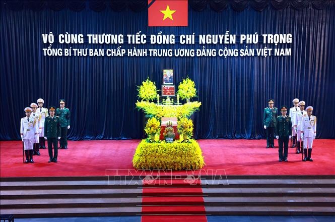 Linh cữu Tổng Bí thư Nguyễn Phú Trọng quàn tại Nhà tang lễ Quốc gia số 5 Trần Thánh Tông, Hà Nội. Ảnh: TTXVN