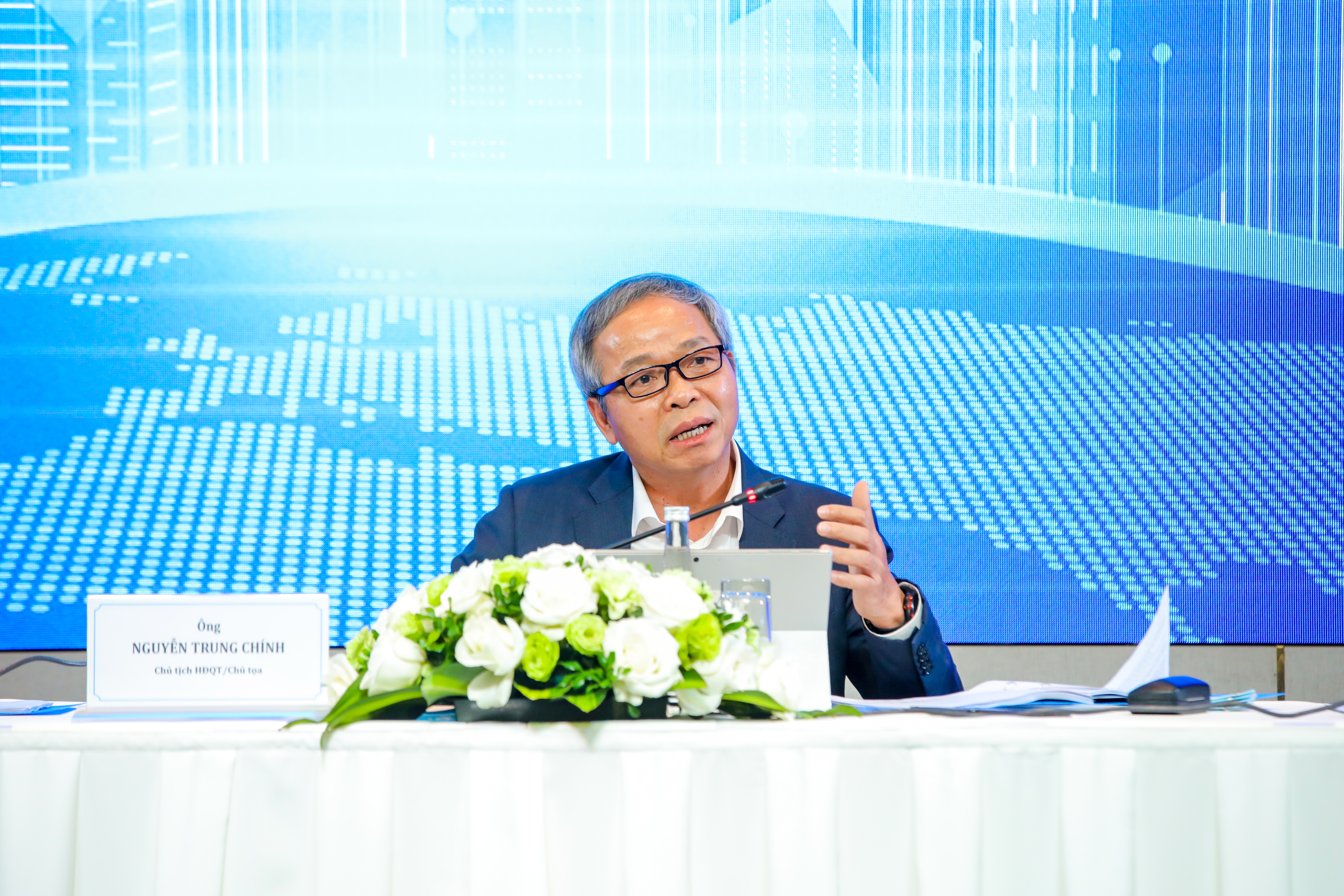 Chủ tịch HĐQT/Chủ tịch điều hành - ông Nguyễn Trung Chính phát biểu tại đại hội.