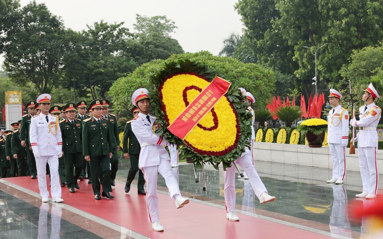 Lãnh đạo Đảng, Nhà nước viếng Chủ tịch Hồ Chí Minh và các Anh hùng liệt sĩ- Ảnh 10.