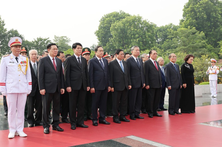 Lãnh đạo Đảng, Nhà nước viếng Chủ tịch Hồ Chí Minh và các Anh hùng liệt sĩ- Ảnh 8.