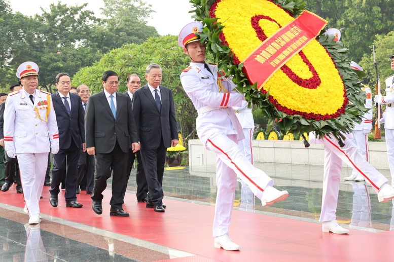 Lãnh đạo Đảng, Nhà nước viếng Chủ tịch Hồ Chí Minh và các Anh hùng liệt sĩ- Ảnh 7.