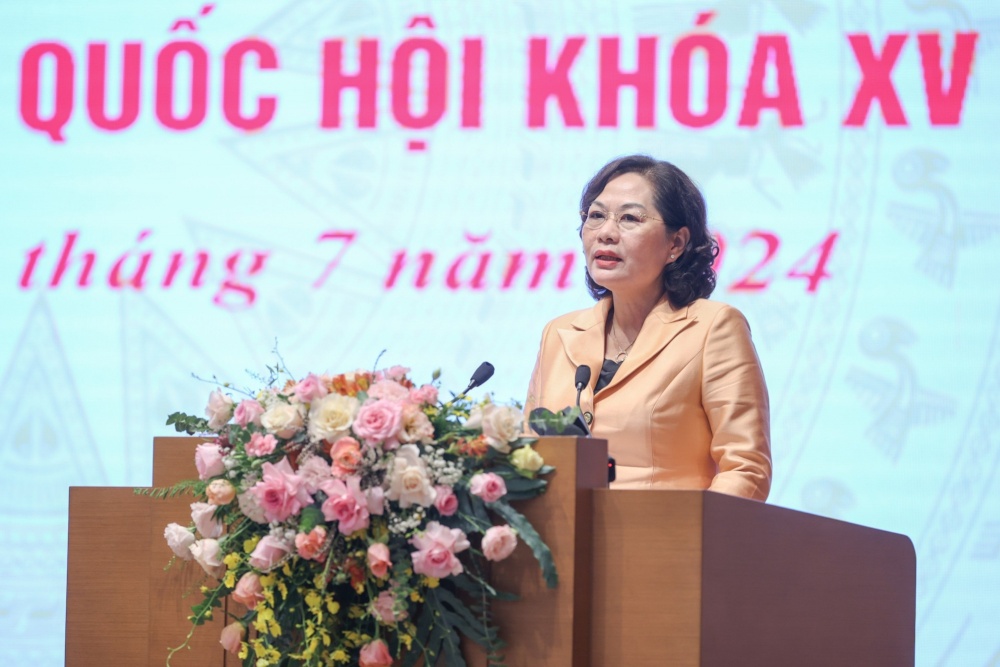 Thống đốc NHNN Nguyễn Thị Hồng: NHNN đã phối hợp với các Bộ, ngành liên quan tham mưu, ban hành kịp thời những văn bản dưới Luật Các tổ chức tín dụng 2024. Ảnh: VGP/Nhật Bắc
