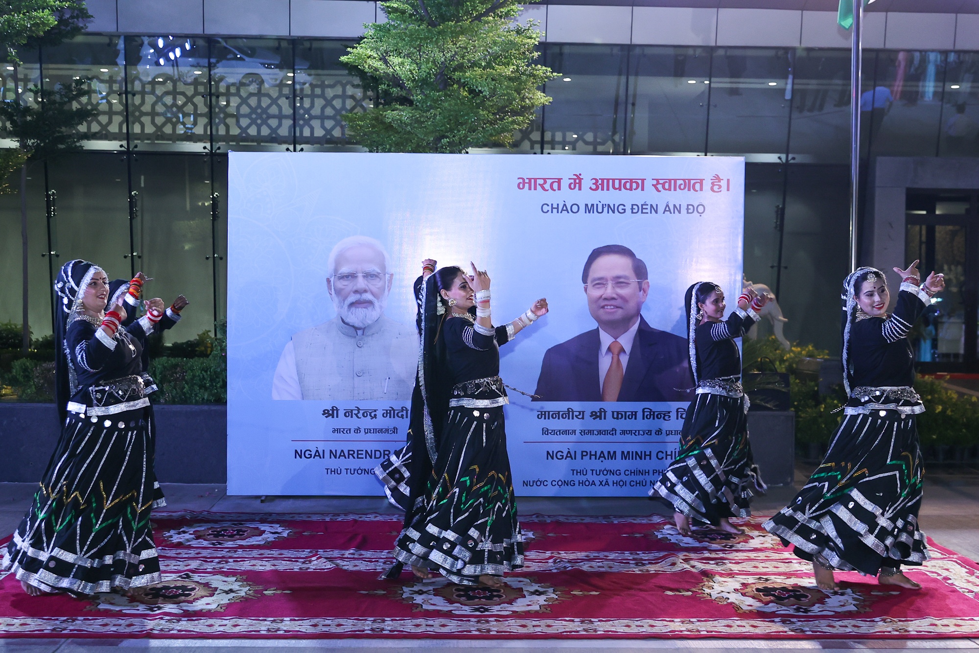 Thủ tướng Phạm Minh Chính đến New Delhi, bắt đầu chuyến thăm cấp Nhà nước tới Ấn Độ