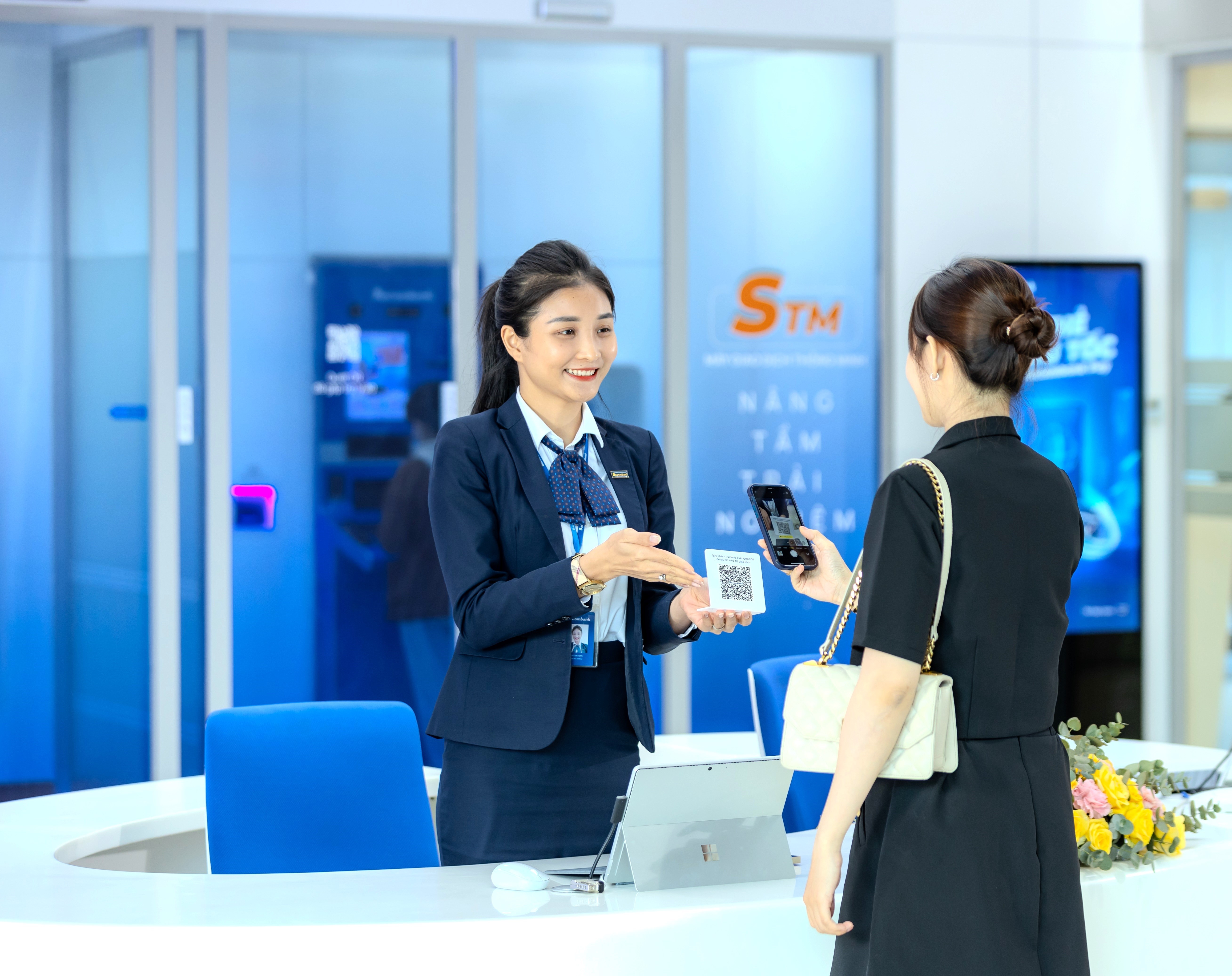 Sacombank đẩy mạnh ứng dụng công nghệ để gia tăng các tiện ích và hiện đại hóa sản phẩm dịch vụ nhằm thu hút và nâng cao trải nghiệm khách hang.