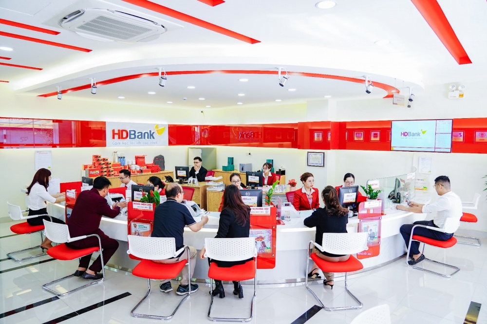 HDBank “xanh hoá” thân thiện môi trường, song hành cùng “số hoá”, phát triển kinh doanh hiện đại và nghiên cứu áp dụng công nghệ trí tuệ nhân tạo (AI)