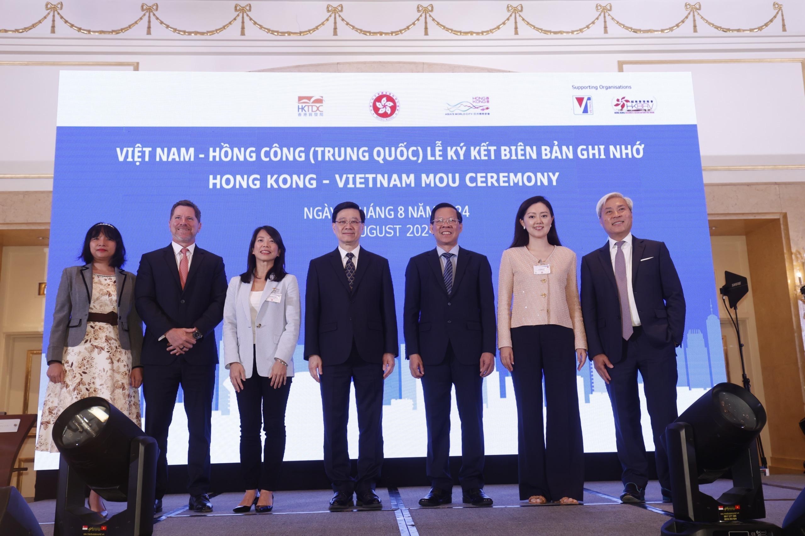 HSBC và Hệ Thống Y Tế 315 hợp tác trong lĩnh vực chăm sóc sức khỏe