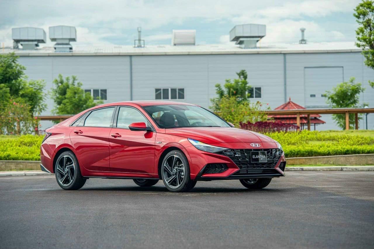 Hyundai Elantra giảm gần 80 triệu tại đại lý: Bản N-Line còn dưới 700 triệu, đấu Civic RS với giá rẻ hơn niêm yết bản ‘base’ của đối thủ- Ảnh 3. Hyundai Elantra giảm gần 80 triệu tại đại lý: Bản N-Line còn dưới 700 triệu, đấu Civic RS với giá rẻ hơn niêm yết bản ‘base’ của đối thủ- Ảnh 3.