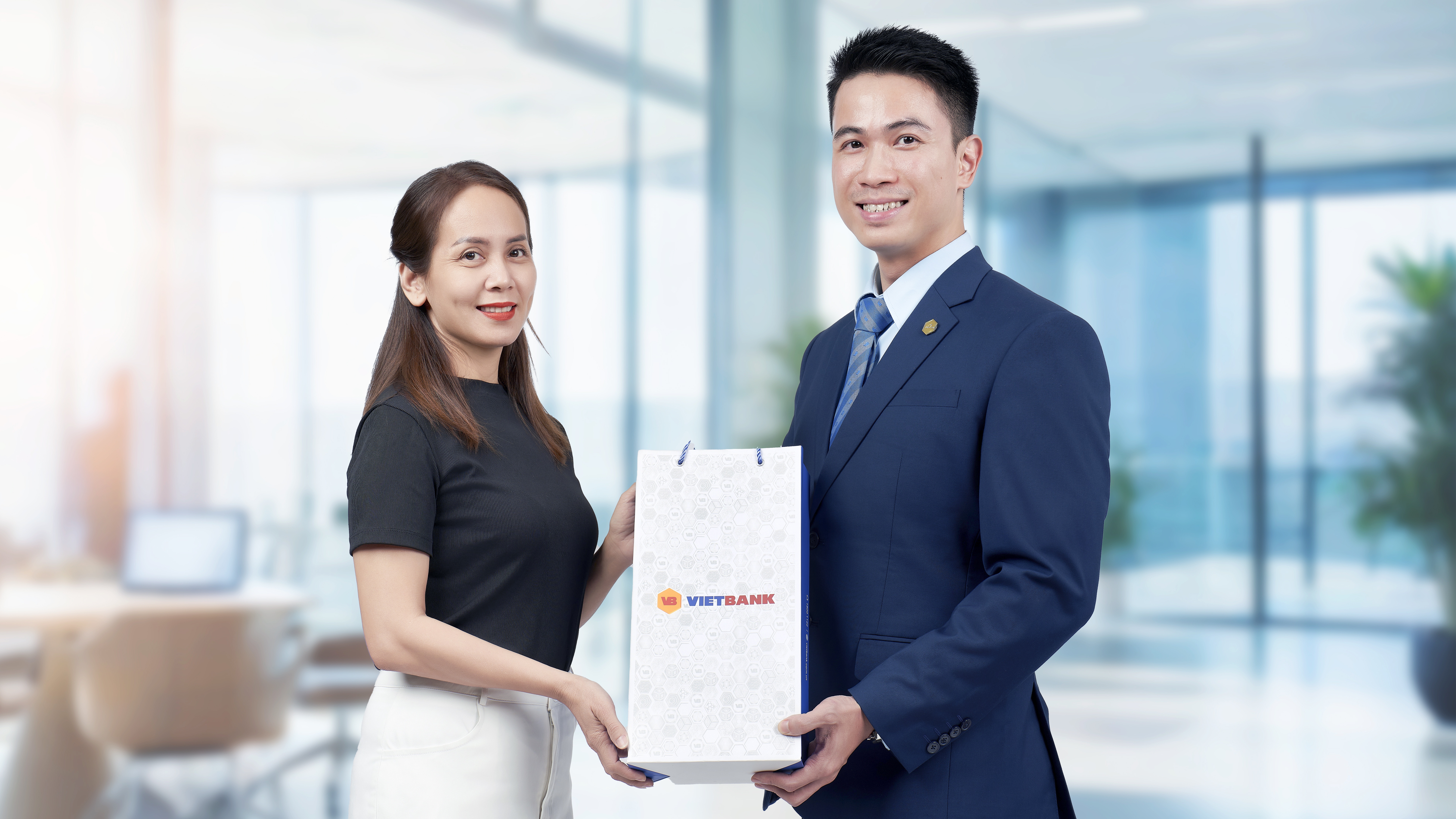 Vietbank ra mắt chương trình khuyến mãi “Quà tặng tiền tỷ- Chào thu hết ý”