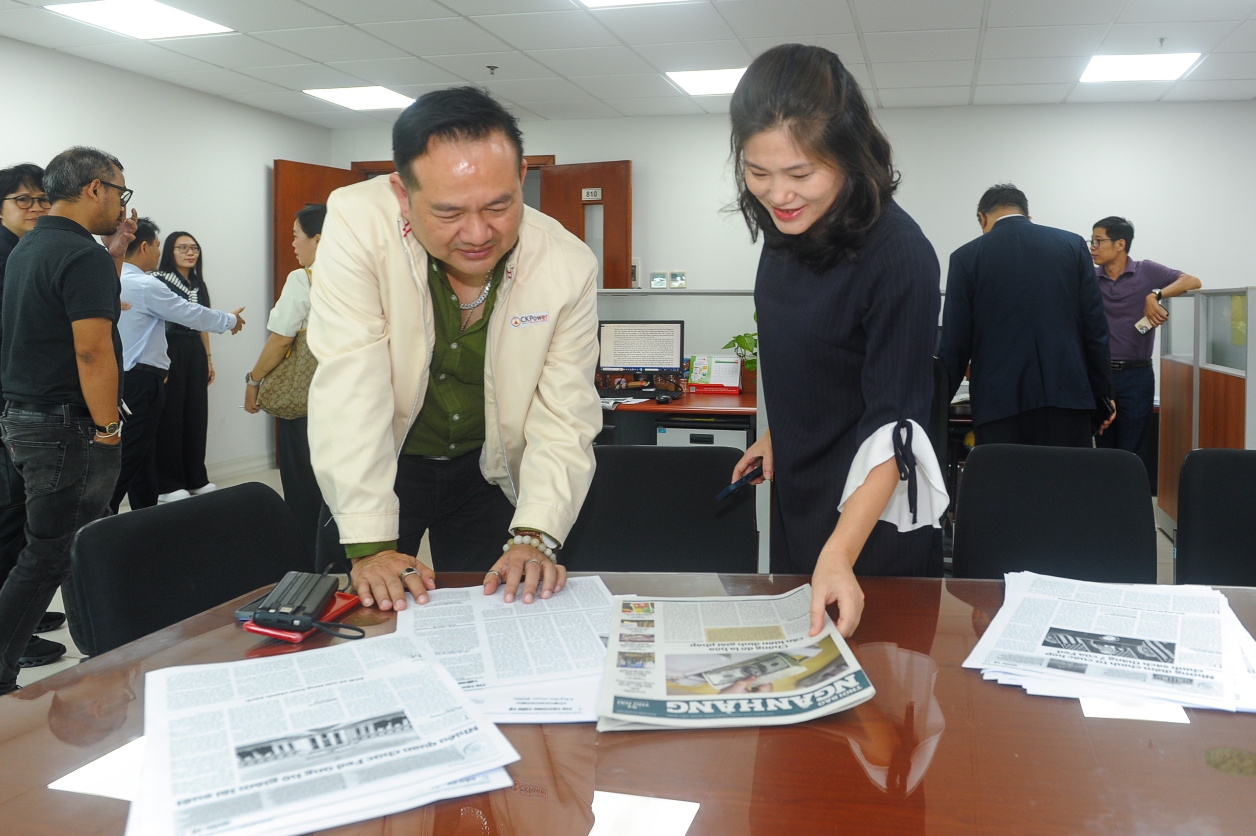 Hội nhà báo Thái Lan thăm và làm việc với Thời báo Ngân hàng