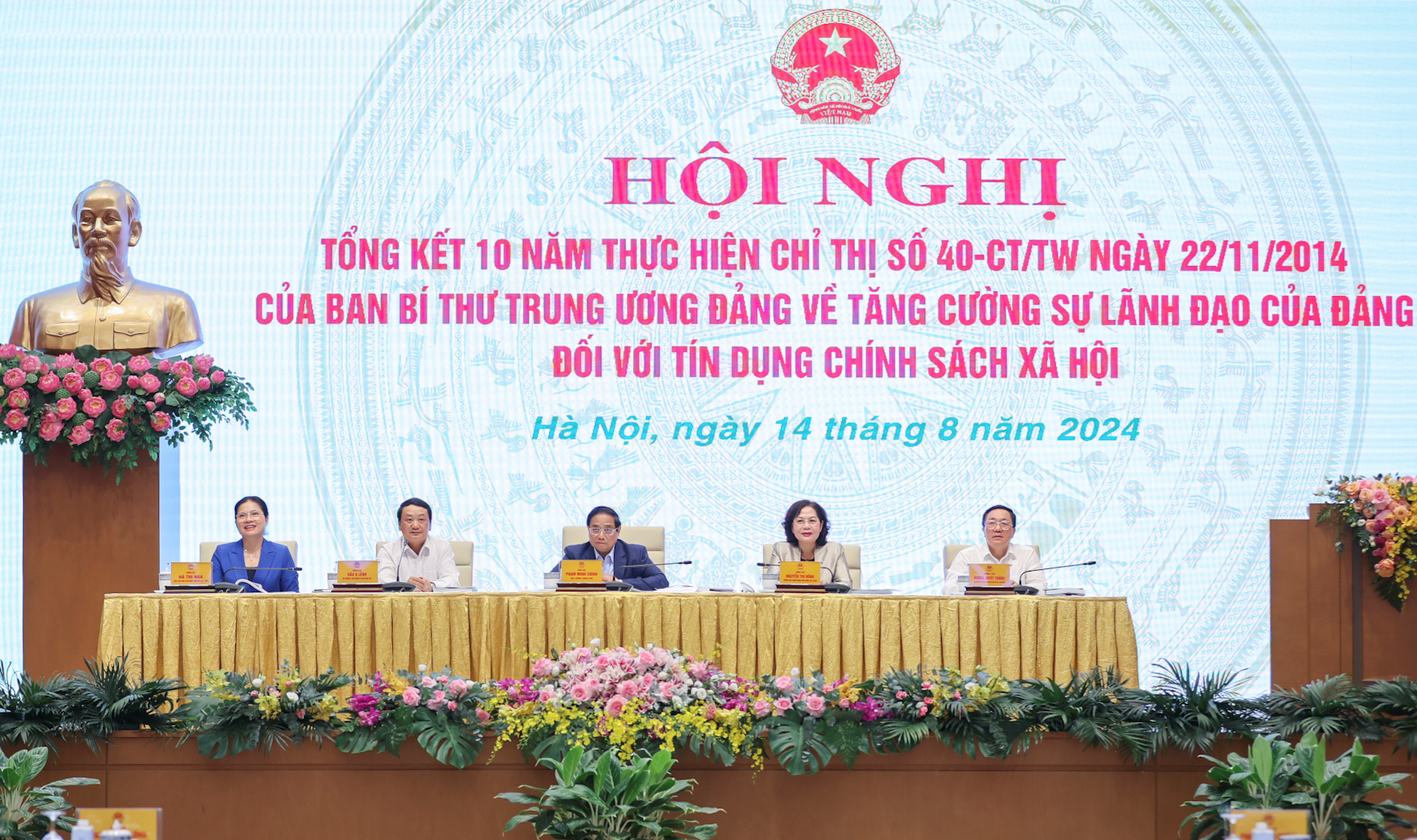 Đoàn Chủ tịch điều hành hội nghị