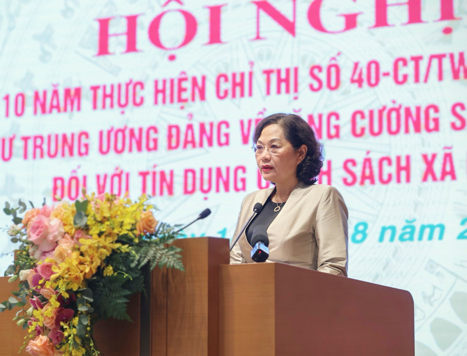 Thống đốc NHNN Việt Nam kiêm Chủ tịch HĐQT NHCSXH Nguyễn Thị Hồng phát biểu tại hội nghị