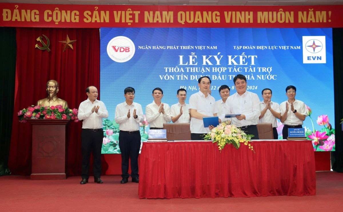  Lãnh đạo EVN và VDB ký kết Thỏa thuận hợp tác