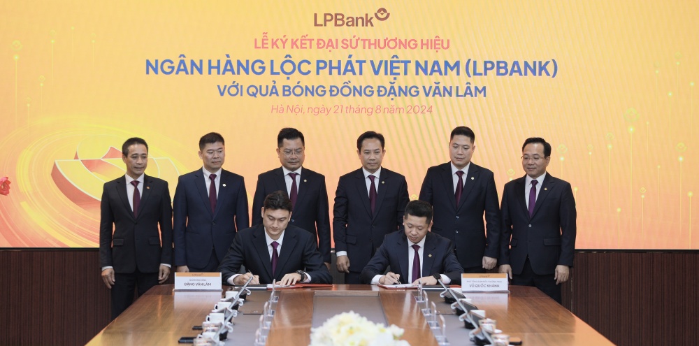 Thủ môn hàng đầu Việt Nam Đặng Văn Lâm được LPBank lựa chọn làm Đại sứ thương hiệu