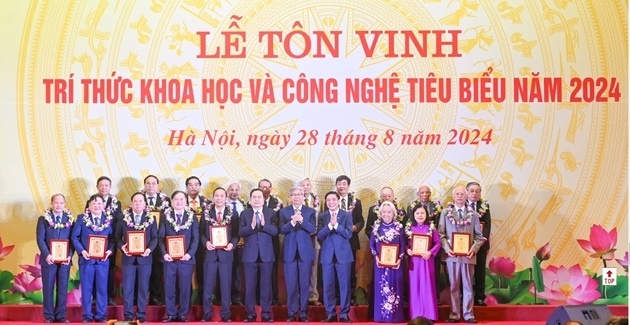 Tôn vinh 135 trí thức khoa học và công nghệ tiêu biểu