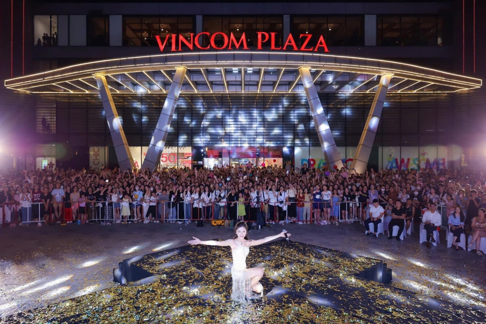 Vincom Retail là thương hiệu thuộc hệ sinh thái Vingroup, hiện đang quản lý và vận hành 87 TTTM, có mặt tại 47 tỉnh thành, dẫn đầu tại thị trường bán lẻ Việt Nam về mạng lưới và độ phủ hơn 1,83 triệu m2 mặt sàn cho thuê