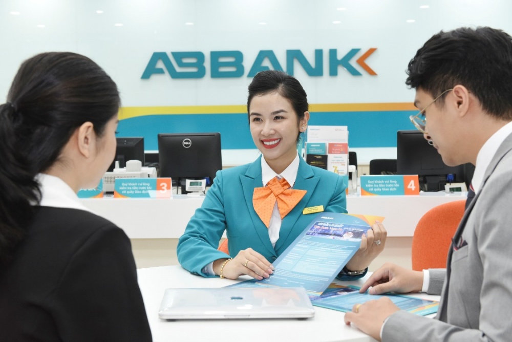 Hiện ABBANK đang tiến hành các công tác chuyển đổi toàn diện, đặc biệt tập trung vào việc tăng hiệu quả kinh doanh, phát triển các sản phẩm ngân hàng bán lẻ