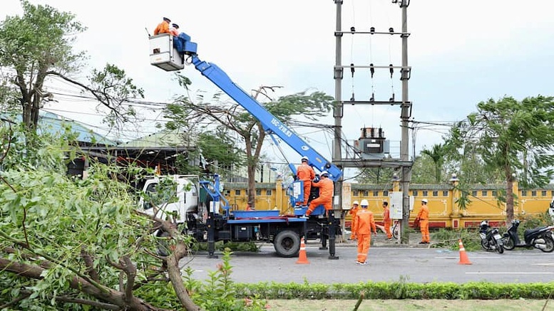 Bộ Công Thương: Khôi phục nhanh nhất hệ thống điện cho sản xuất và sinh hoạt