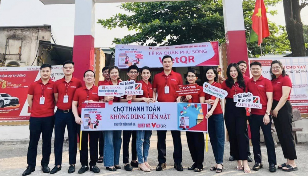 Thanh toán không dùng tiền mặt tăng trưởng ấn tượng ở Hà Tĩnh