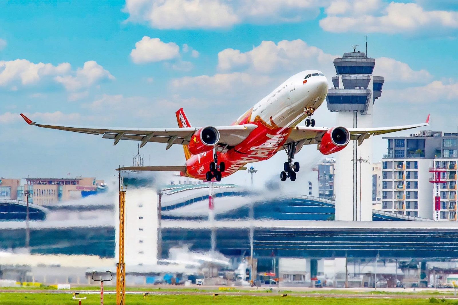 Vietjet mở bán sớm 2,6 triệu vé Tết 2025, giá từ 890.000 đồng