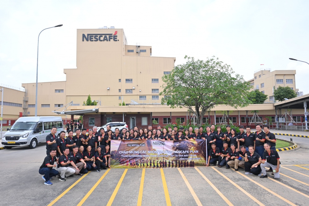 Đoàn Nông dân NESCAFE PLAN tại nhà máy Nestlé Trị An.