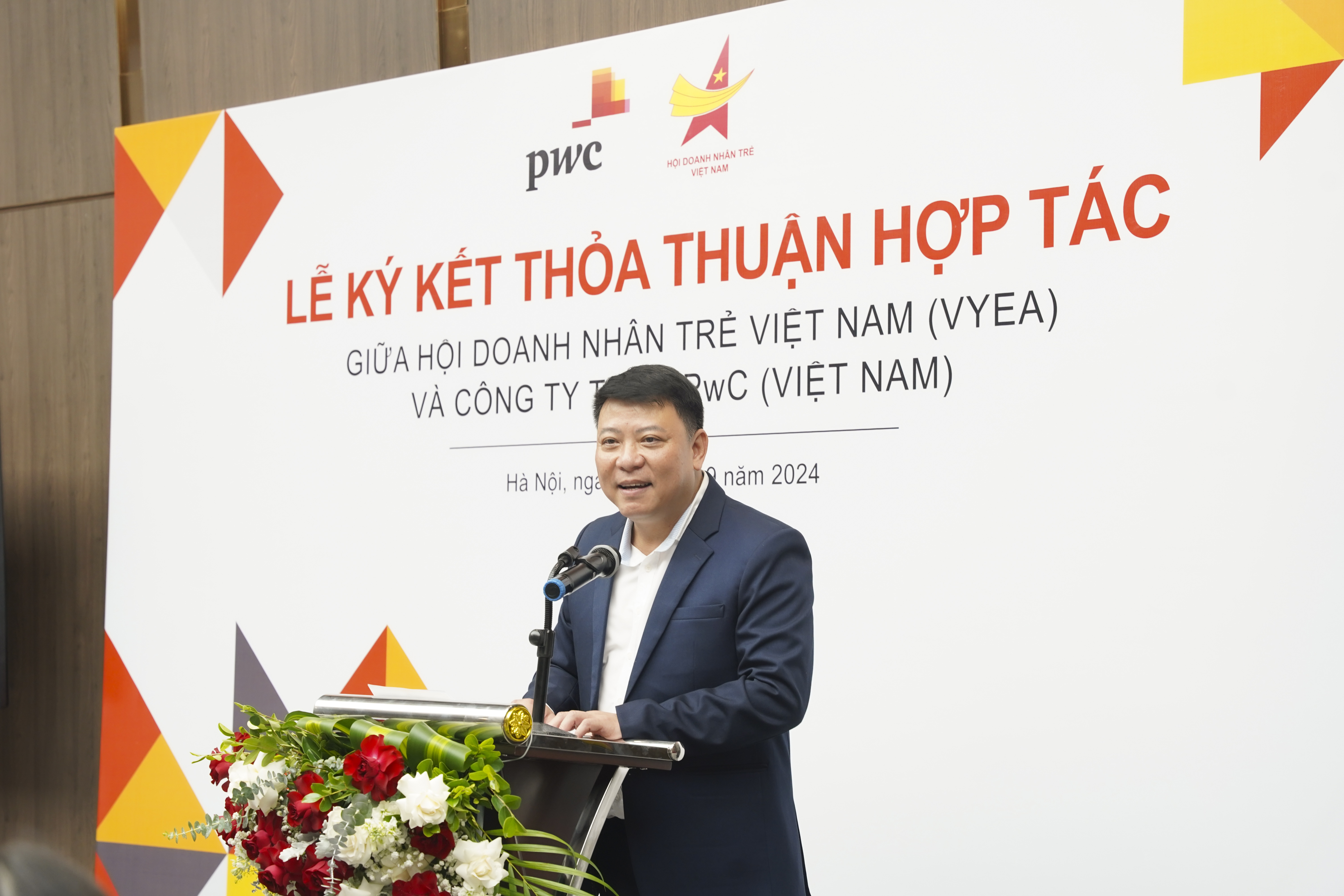 Hội Doanh nhân trẻ Việt Nam và PwC Việt Nam ký kết Thỏa thuận hợp tác hỗ trợ chuyên môn