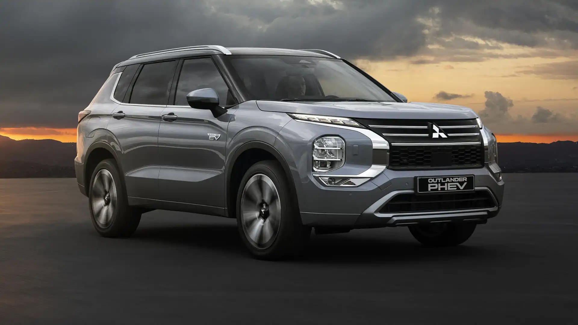 Mitsubishi Outlander 2025 ra mắt: Màn hình lớn, thêm công nghệ, pin hybrid chạy 86km/sạc- Ảnh 6.