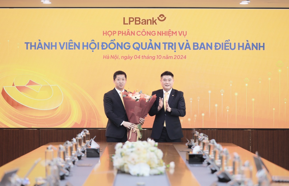 HĐQT LPBank họp phân công nhiệm vụ cho các thành viên HĐQT và Ban điều hành