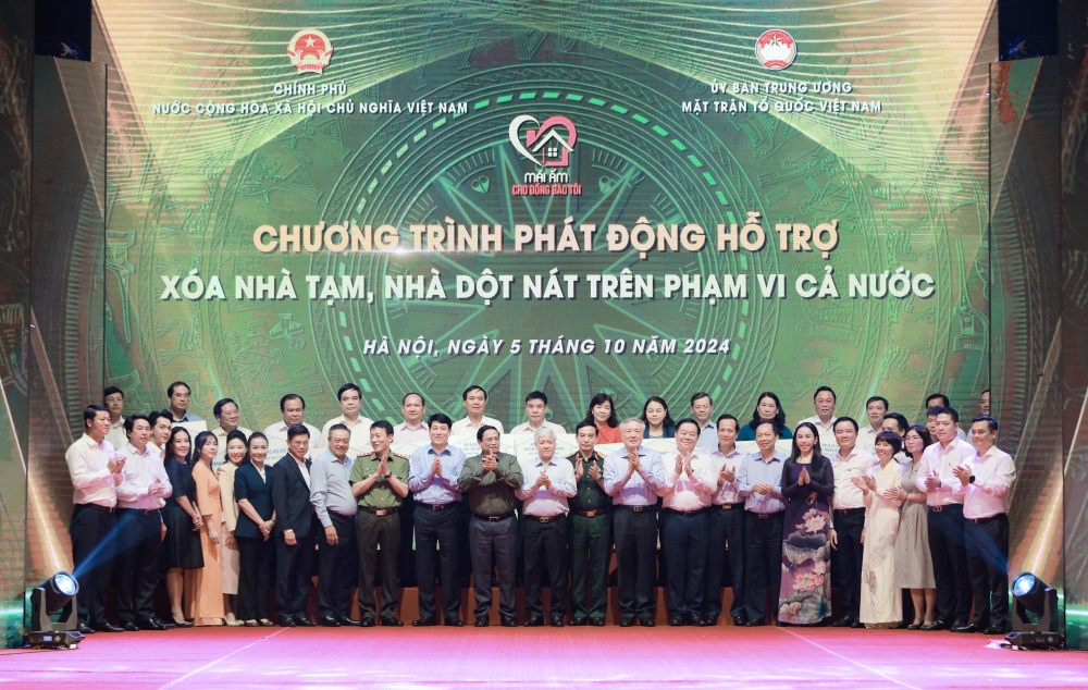 LPBank chung tay vì cộng đồng: Trao 100 tỷ đồng xoá nhà tạm, nhà dột nát