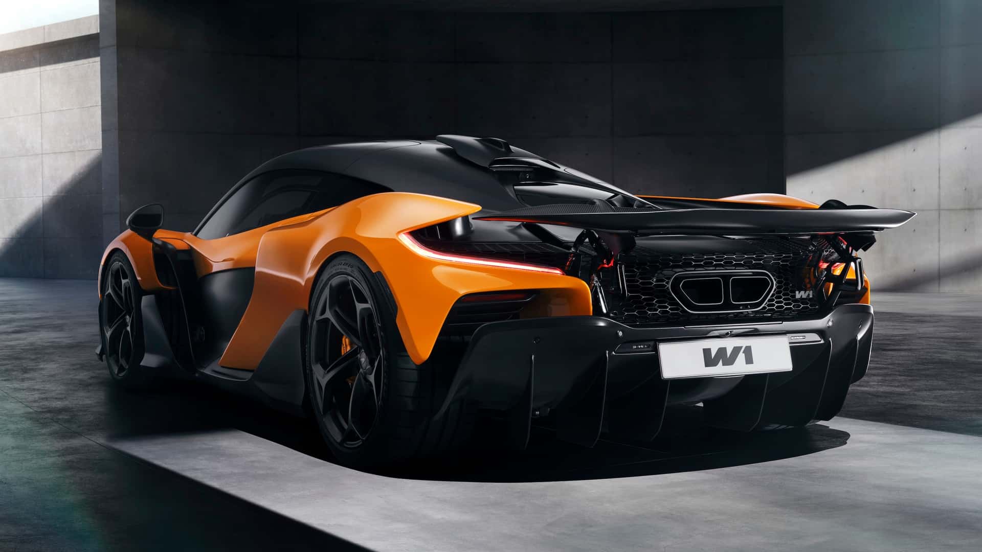 McLaren W1 - Siêu xe nhanh nhất, mạnh nhất lịch sử hãng với 1.258hp, sản xuất giới hạn 399 chiếc- Ảnh 4. McLaren W1 - Siêu xe nhanh nhất, mạnh nhất lịch sử hãng với 1.258hp, sản xuất giới hạn 399 chiếc- Ảnh 4.