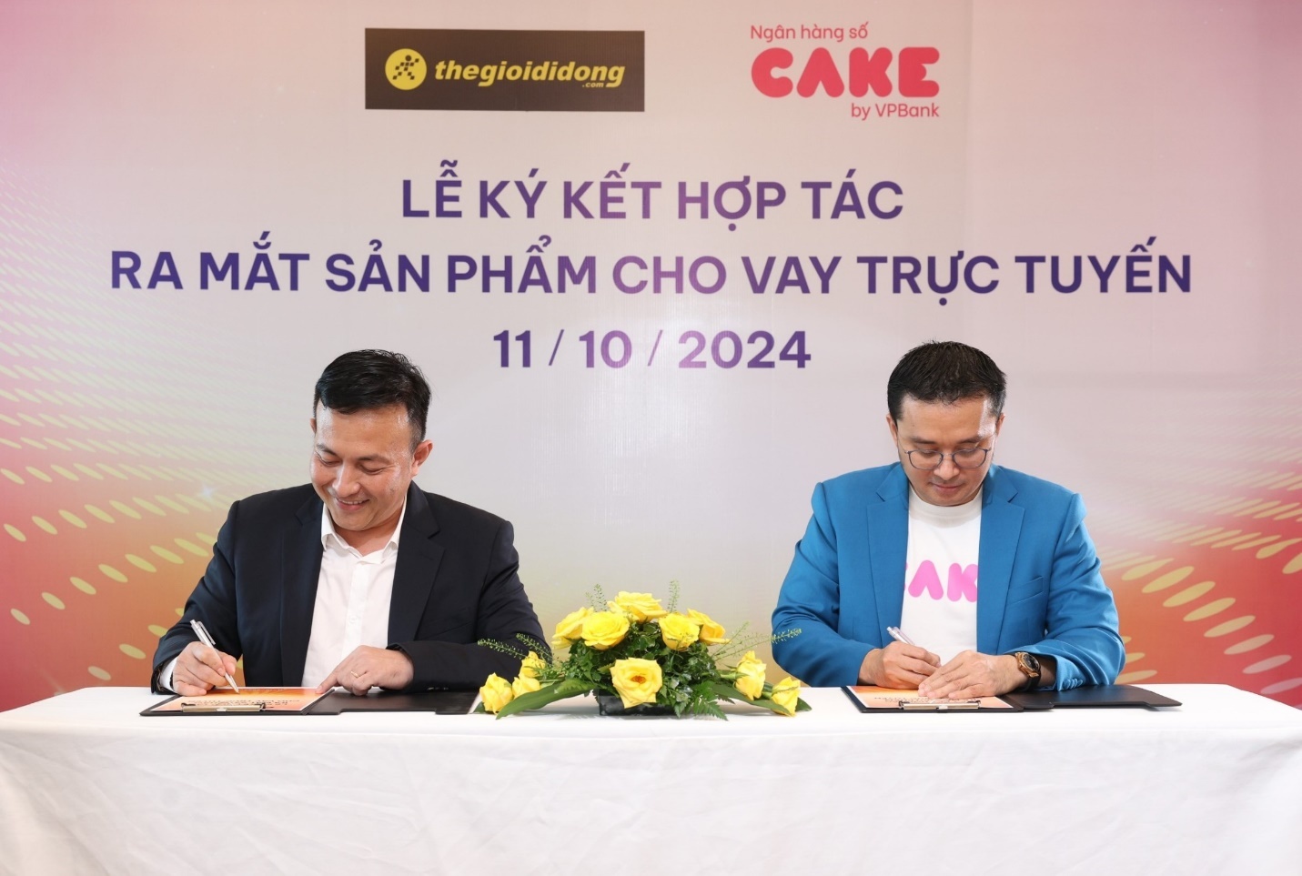 Lãnh đạo Ngân hàng số Cake và Thế giới Di động ký kết hợp tác