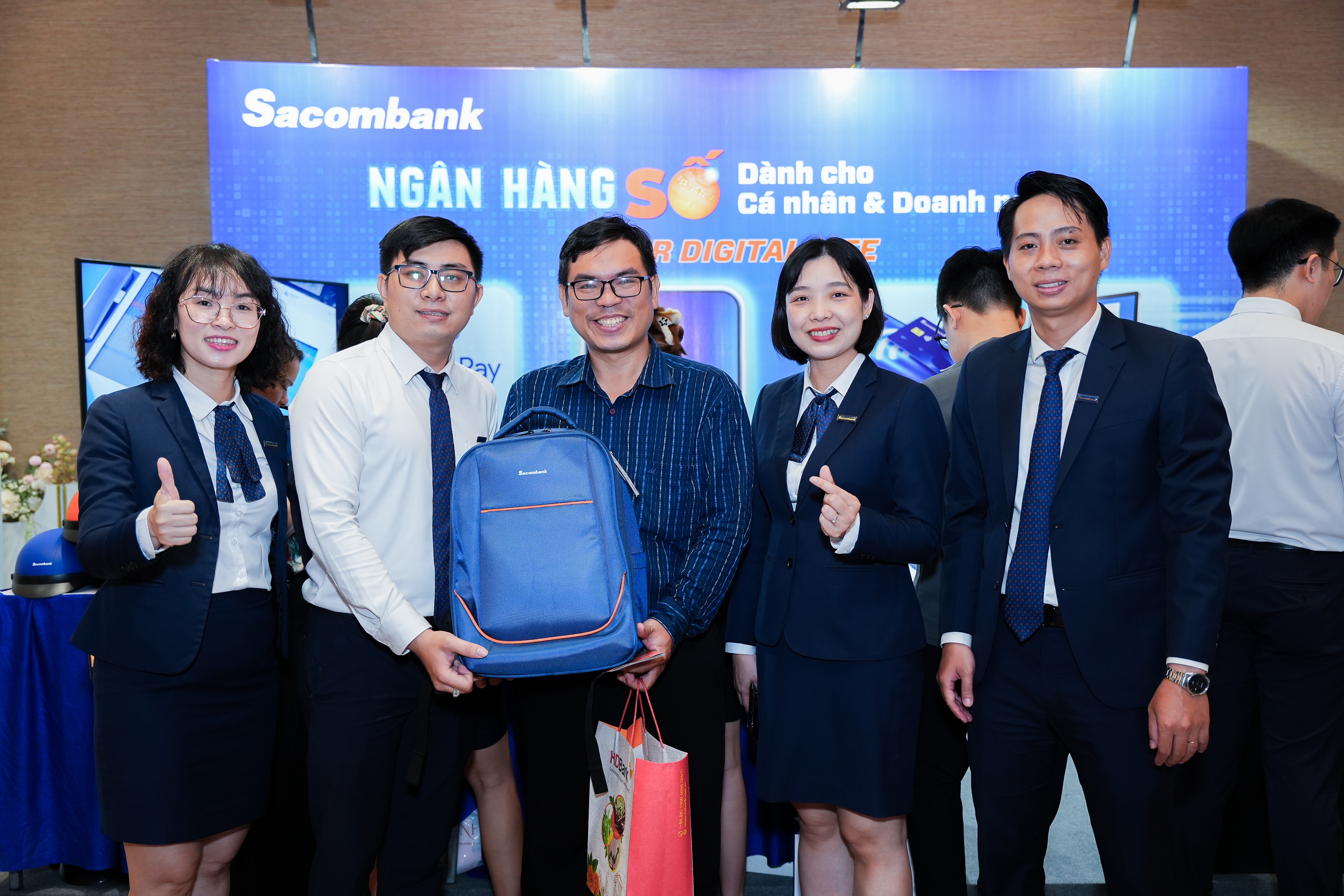 Sacombank đẩy mạnh chuyển đổi số, góp phần tạo động lực tăng trưởng mới cho TP. Hồ Chí Minh