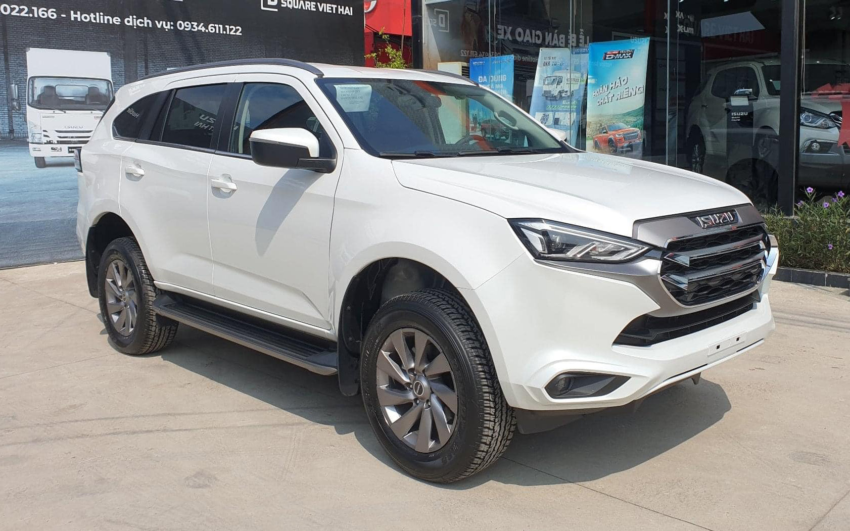 Isuzu mu-X giảm giá còn hơn 760 triệu tại đại lý: Cùng cỡ Fortuner nhưng rẻ ngang Yaris Cross, cơ hội thoát nhóm bán ít nhất cuối năm- Ảnh 4.