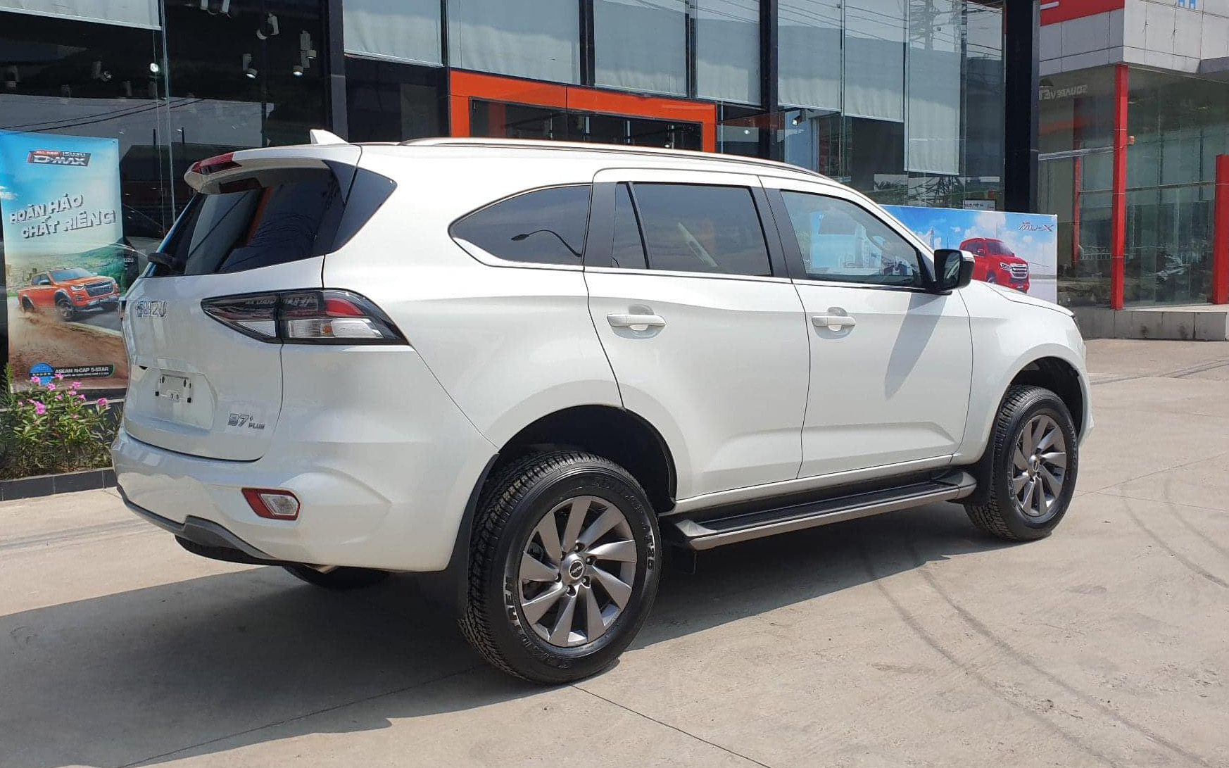 Isuzu mu-X giảm giá còn hơn 760 triệu tại đại lý: Cùng cỡ Fortuner nhưng rẻ ngang Yaris Cross, cơ hội thoát nhóm bán ít nhất cuối năm- Ảnh 5.