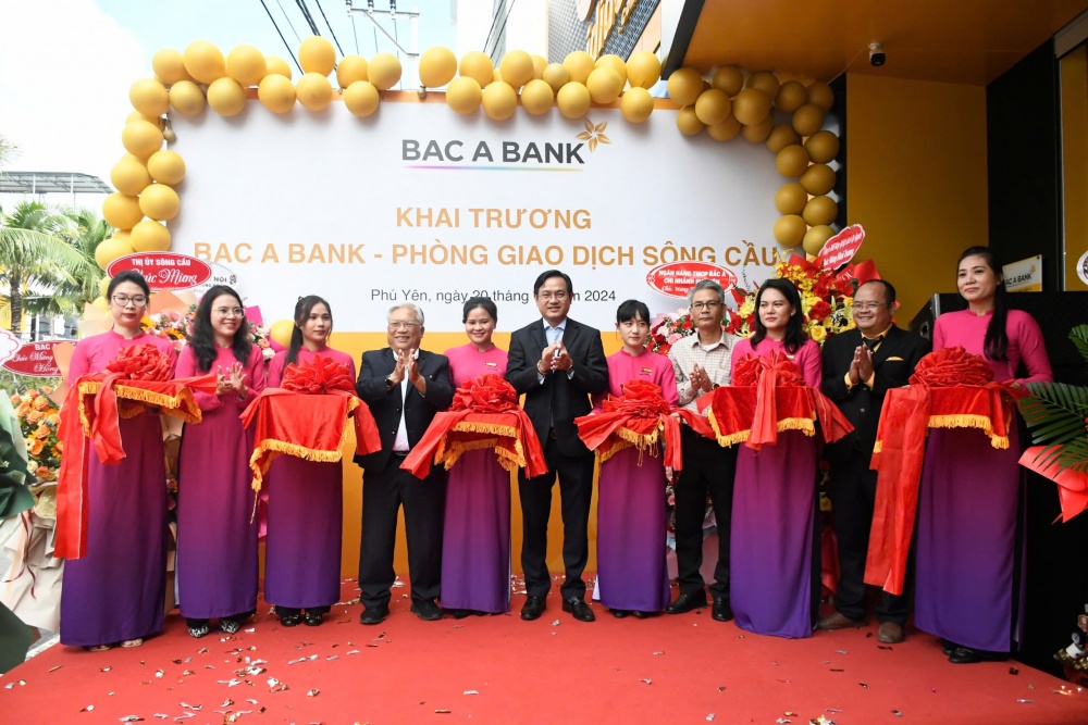 Lễ khai trương BAC A BANK - Phòng giao dịch Sông Cầu.