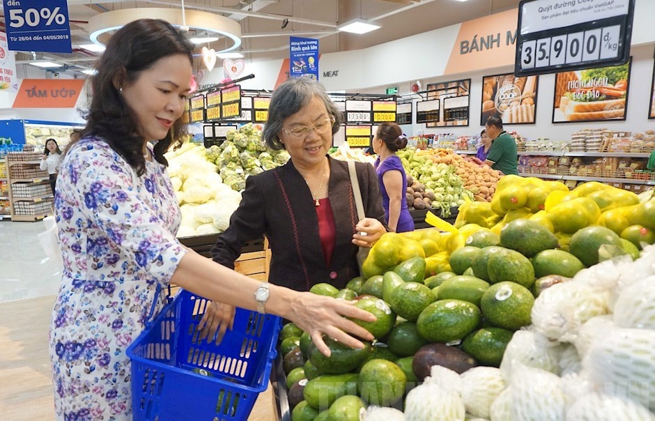 Thủ tướng chỉ đạo tiếp tục đẩy mạnh phát triển thị trường trong nước, kích cầu tiêu dùng