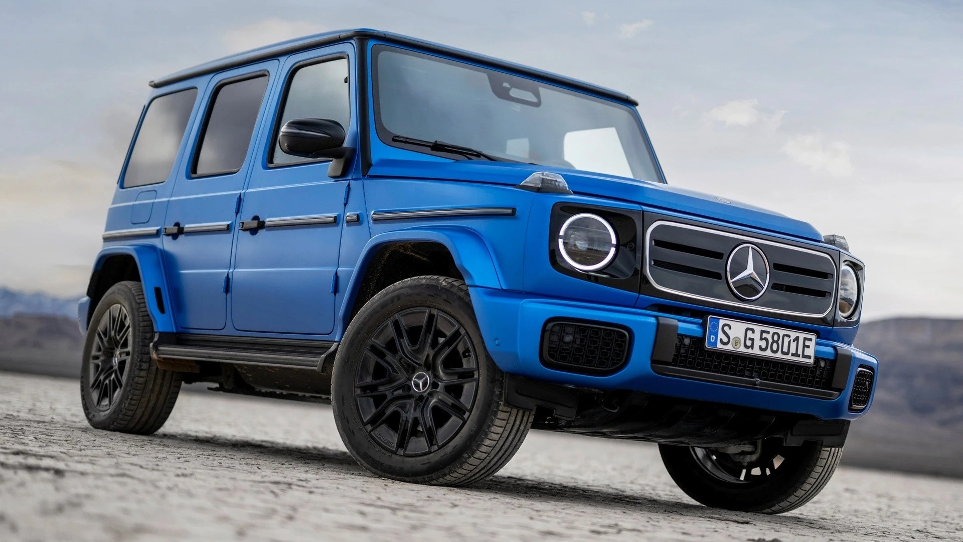 Đại lý báo Mercedes-Benz G 580 giá 8,8 tỷ, về Việt Nam đầu năm sau: Là bản giới hạn, gần 580hp, chạy 473km/sạc, quay đầu 360 độ- Ảnh 2.