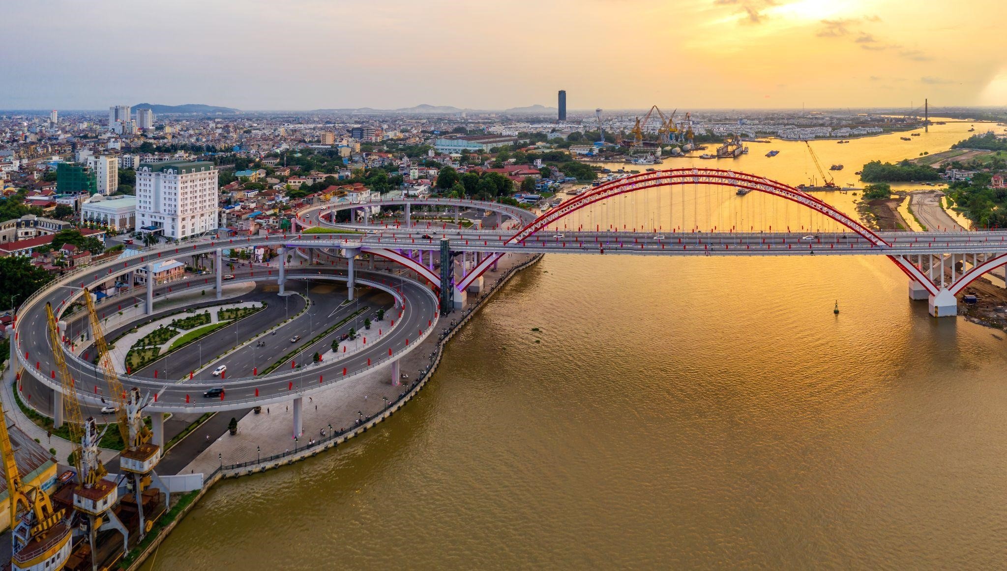 Hải Phòng luôn nằm trong Top đầu cả nước về thu hút vốn FDI Nguồn: N.H.O Hải Phòng luôn nằm trong Top đầu cả nước về thu hút vốn FDI Nguồn: N.H.O
