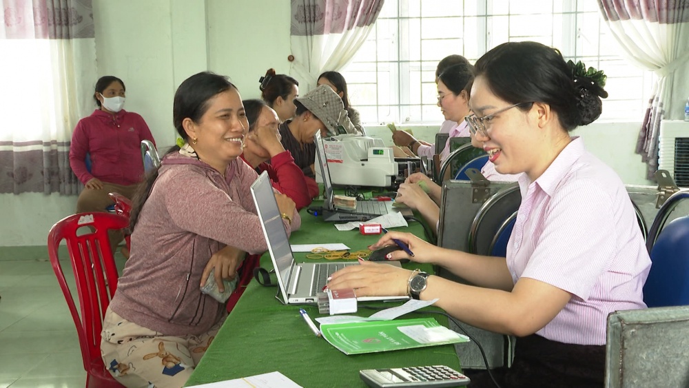 Hoạt động giao dịch tại xã An Hoà Hải, huyện Tuy An, tỉnh Phú Yên. Ảnh: Như Thuỳ