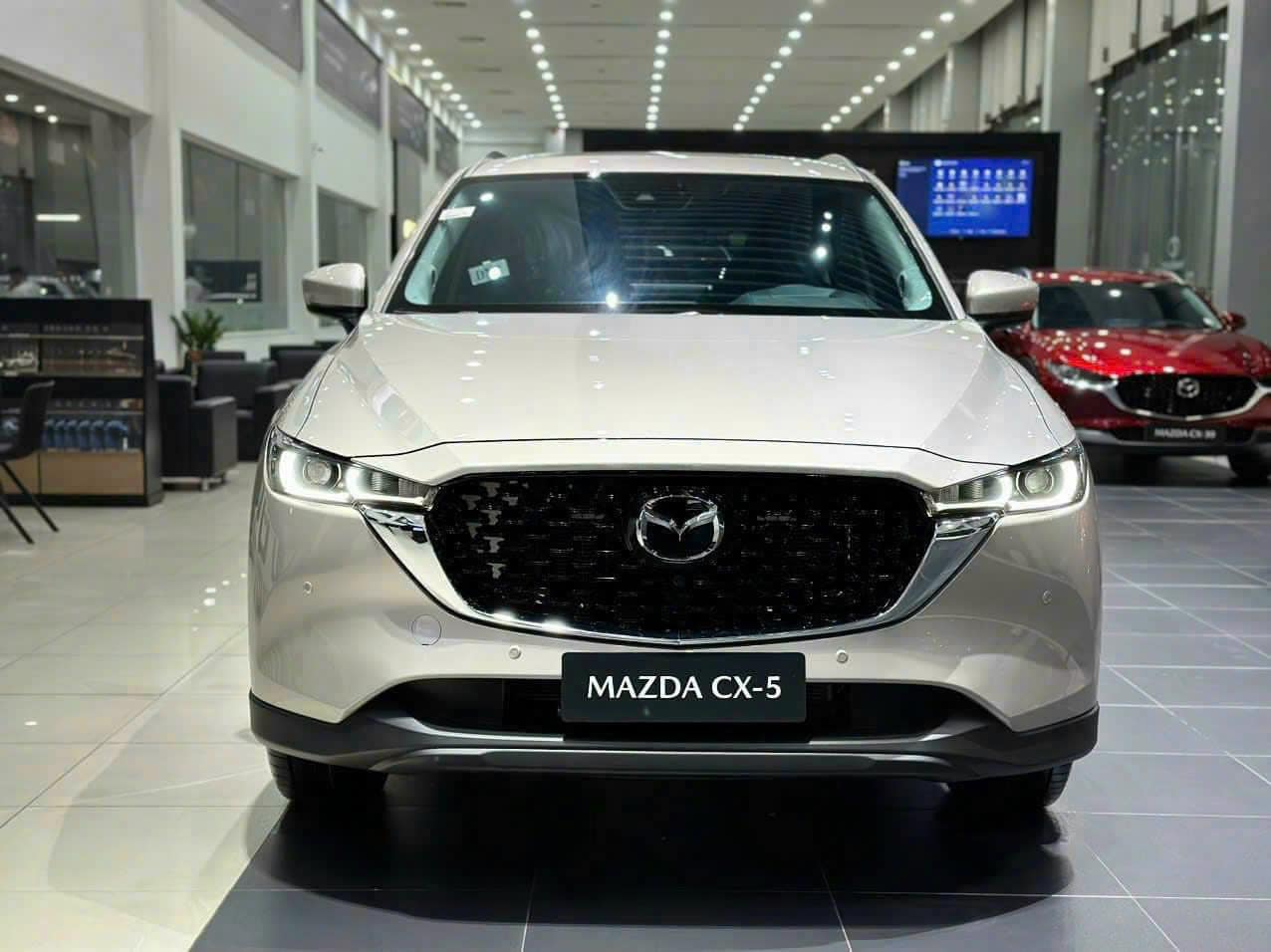 SUV hạng C đua giảm giá niêm yết: CX-5 còn 729 triệu rẻ nhất phân khúc, Territory liên tục dò đáy giá mới- Ảnh 2.